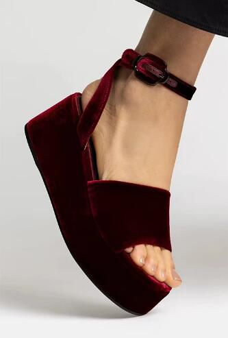 Sandálias de Salto Alto com Ti - Wedge Heeled Sneaker avaliação e preço