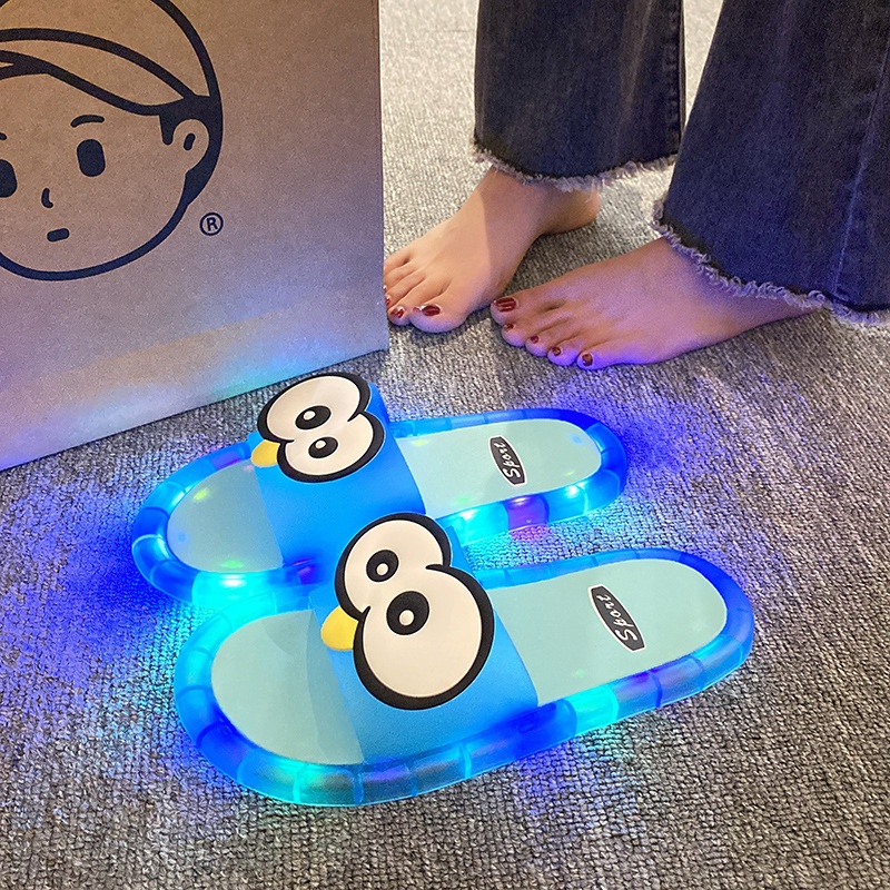 Chinelos luminosos com olhos g - Mule Slip On avaliação e preço