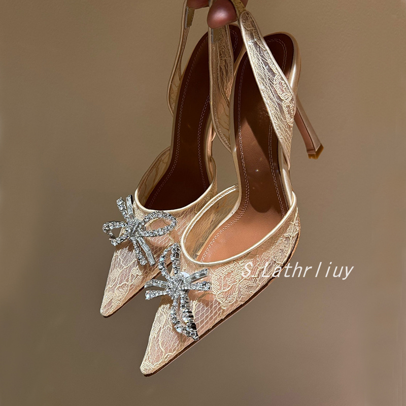 Sandálias strass flor apontou  - Patent Leather Pump avaliação e preço