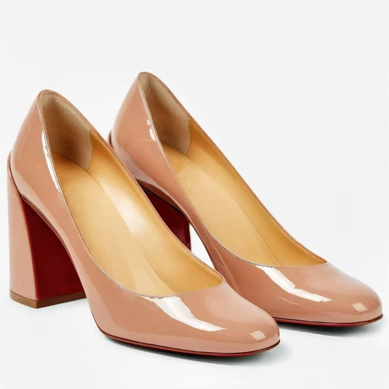Sapatos de Salto Alto em Couro - Patent Leather Pump avaliação e preço